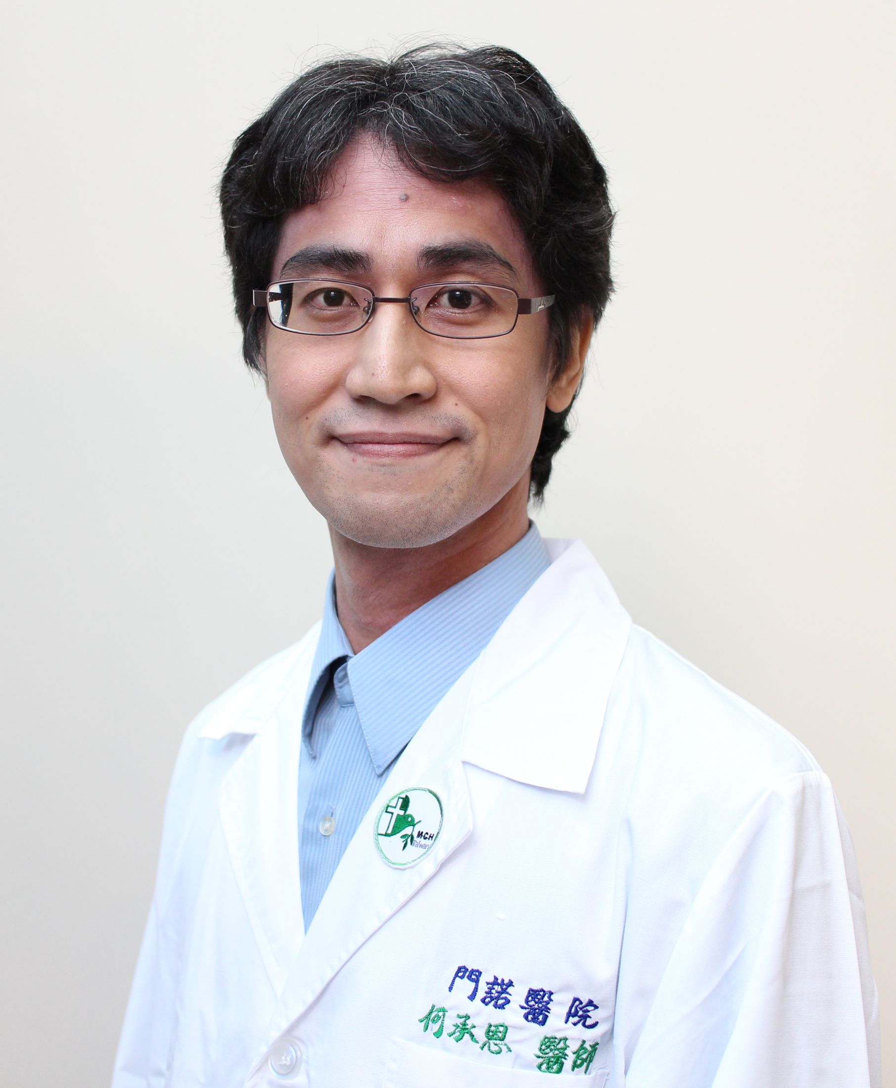 何承恩醫師照片images/doctors/20181031112624-1.jpg