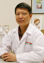 鄭穆良醫師照片images/doctors/20181031113141-1.jpeg